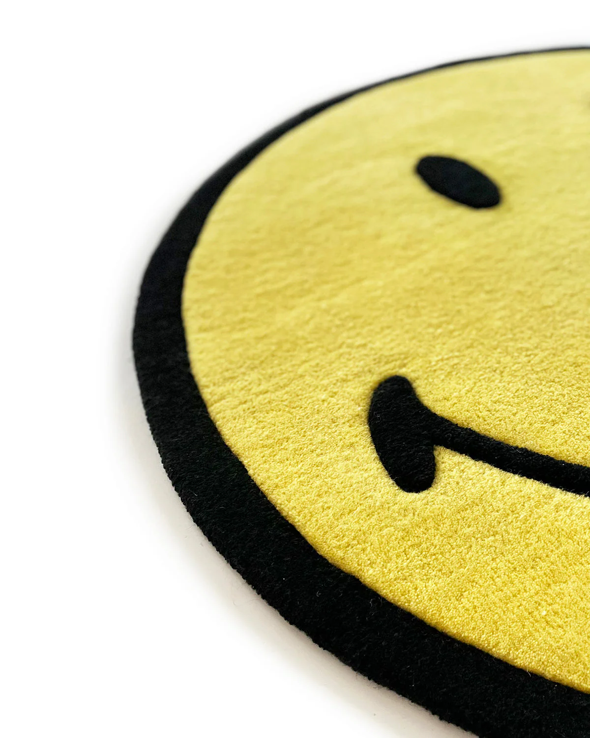 Maison Deux RugSmiley® Yellow 4.9 ft diameter - Image 4